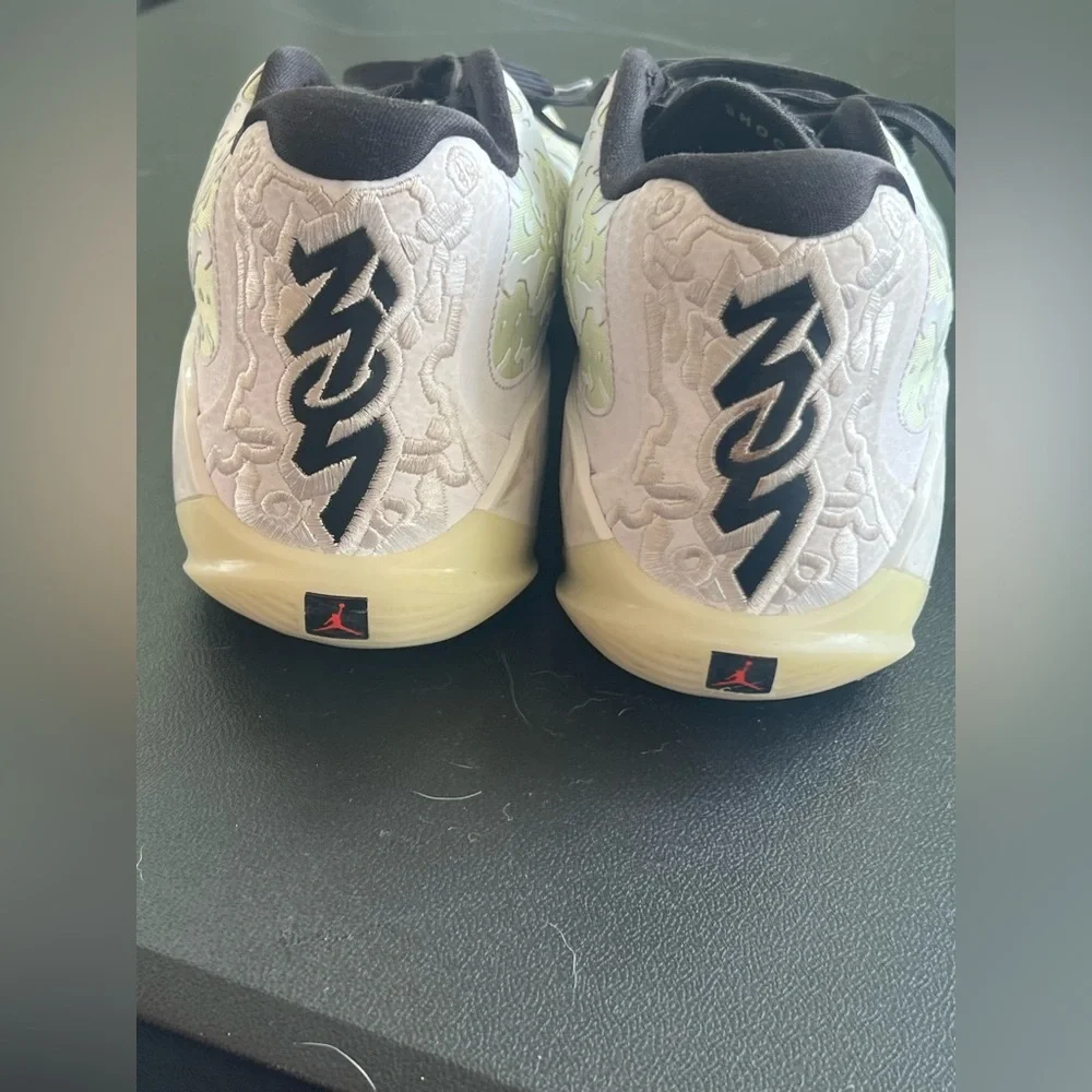 Glow in the Dark!!!  Nike Air Jordan Zion III - Picture 7 of 9
